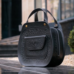 Schwarze Frauen Ledertasche, Schwarze Handtasche handgefertigt, Schultertasche, Tasche mit Griffen, Taschen Damen, Geldbörse Frauen, Geschenke für sie, Geprägte Tasche