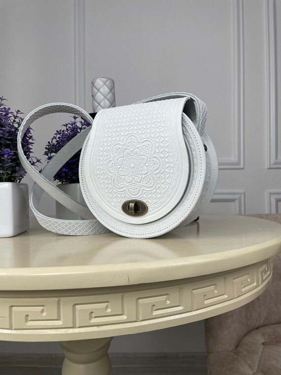 Gucci GG Marmont Mini Round Shoulder Bag - Farfetch | Bags, Purses, Gucci  bag