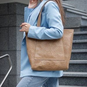 Sac fourre-tout en cuir gaufré | Sac à bandoulière en cuir | Sac en cuir à fermeture éclair | sac cabas vintage | Fabriqué en UKRAINE