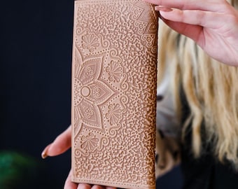 Handcrafted Embossed Beige Leather Clutch Wallet - Elegant Long Purse Organizer for Women