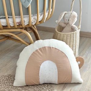 Decoratief leeuwenkussen voor kinderen, kinderkamerdecoratiekussen giraf, kinderkamer met safarithema, handgemaakt en handbeschilderd in Scandinavische stijl