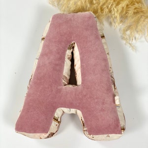 Almofada com letras monograma, almofada inicial para presente, almofada monograma para berçário infantil, presente para chá de bebê
