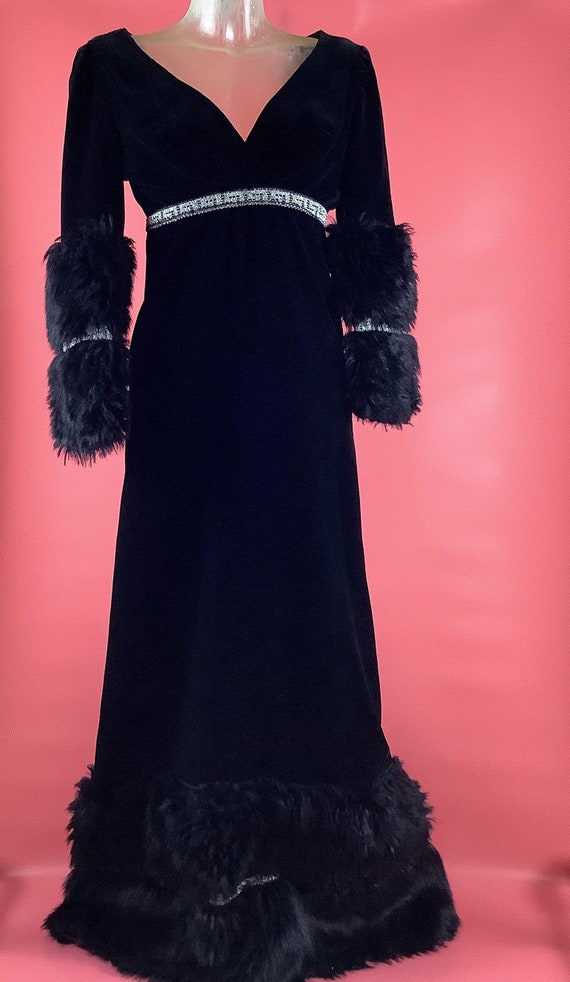 Stunning RARE Mod Psych Late 1960s Black Velvet Fa