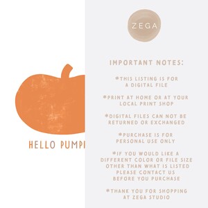 Może przedstawiać: Cyfrowy plik do pobrania z grafiką do wydrukowania przedstawiającą pomarańczową dynię i tekst "HELLO PUMPI" w kolorze białym. Grafika zawiera ważne informacje dotyczące pliku cyfrowego, w tym informację, że jest on przeznaczony wyłącznie do użytku osobistego i nie podlega zwrotowi ani wymianie.