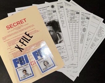 The X-Files Fox Mulder FULL 6-PAGE X-FILE! Screen Accurate! Includes 1:1 Accurate Clip on Badges!