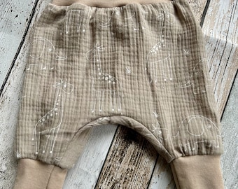 Pantalón de salón muselina liso elefante y jirafa beige