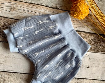 short bloomers baby giraffe muslin