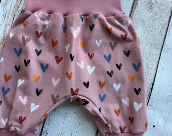 Corazones en pantalones harén