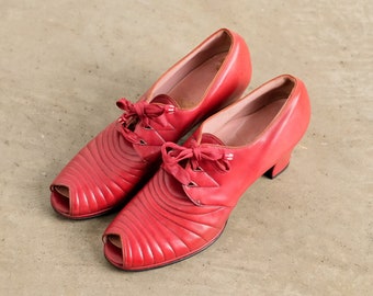 40s Red Peep Toe Lace Up Pumps / Size 7