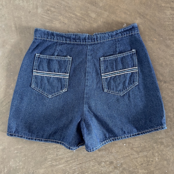 70s High Rise Jean Shorts / Size M-L