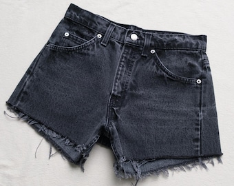 28W Vintage 90s Levi's 505 Shorts