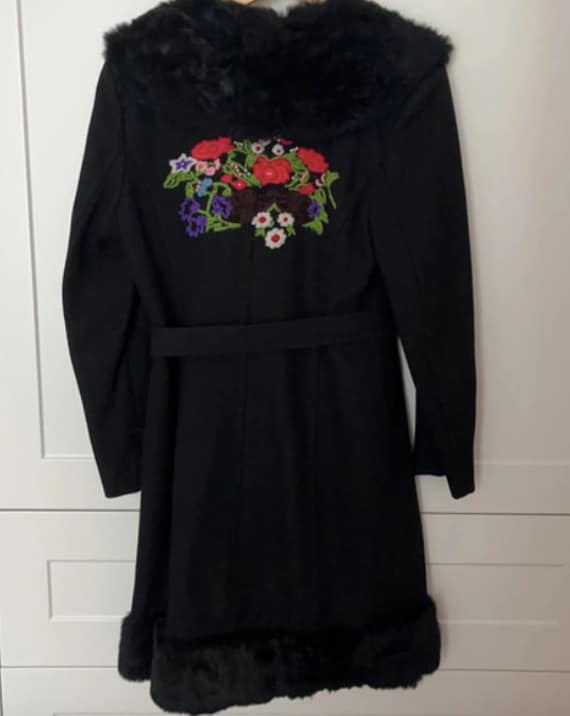 Anna Sui Embroidered Coat / Black Fur Collar Trim… - image 2