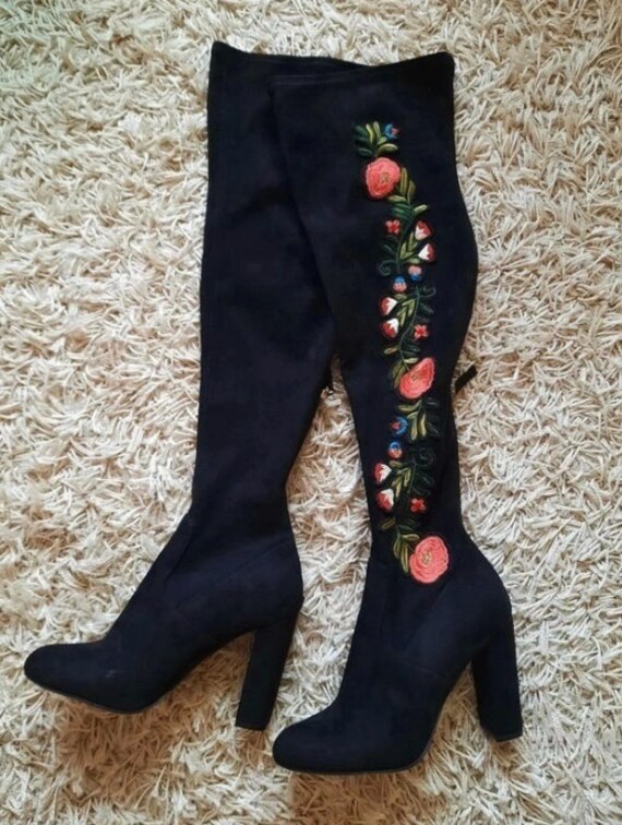 Black Suede Leather Red Flower Embroidered Boots Over The Knee Size 38 / Steeve Madden Black Vegan Suede Over The Knee Boots