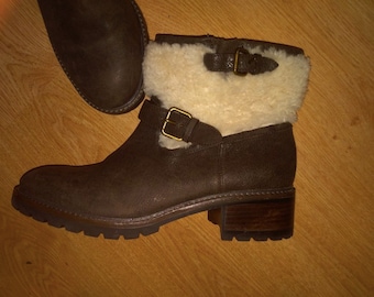 Brown leather beige shearling Coach ankle boots / size 38.5 EU / 8.5 US / vintage leather ankle boots / Coach ankle boots