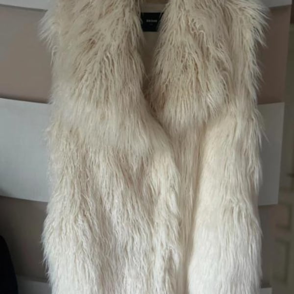 Faux Monogolian Shaggy Fur Waistcoat / White Lama Fur Vest / Sleeveless white fur coat / size S Bik Bok