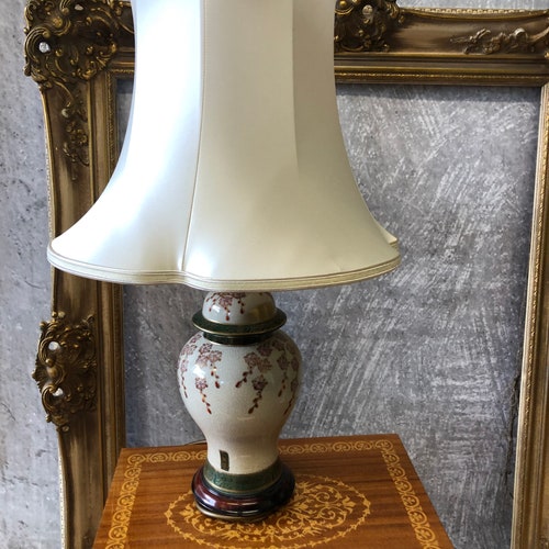 Vintage Japanese shops oriental painted base lamp