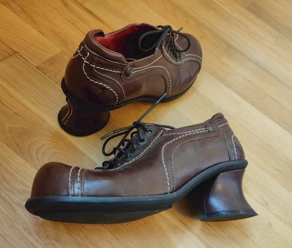Vintage Tiggers shoes / vintage brown leather shoe