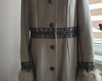 VIntage cream Afghan style coat / shaggy fur cuffs and collar winter coat / Penny Lane cream beige coat / size M/L