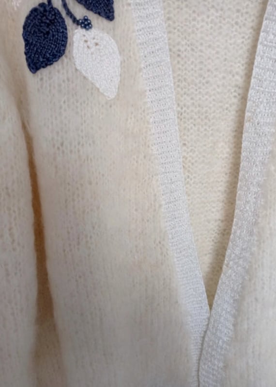 Vintage hand made cream mohair cardigan / one siz… - image 2