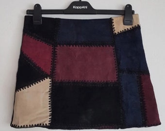 Patchwork Suede Leather Mini Skirt / Zara / Black / Red / Maroon / Modern Vintage / Size S / Hippy Look / Bohemian 70s / Twiggy Retro
