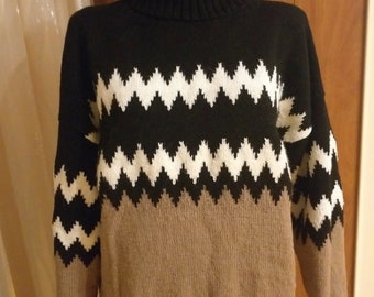 Vintage hand knit chunky sweater / chevron tan black wool mix oversized sweater / roll neck winter sweater / one size / Scandinavian style