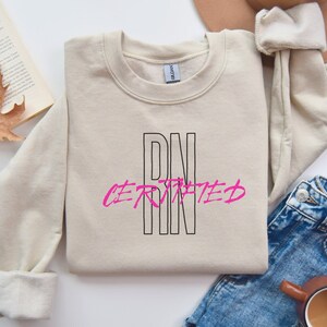 RN-gecertificeerd sweatshirt| overhemd voor dames| Shirt voor verpleegster| Shirt voor verpleegster| RN-cadeau