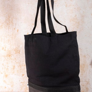 schlichte und besondere Einkaufstasche aus schwarzem Baumwoll-Canvas und schwarzem Waschpapier mit schwarzem Gurtband für Männer und Frauen Bild 4