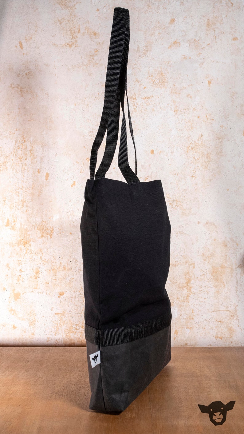 schlichte und besondere Einkaufstasche aus schwarzem Baumwoll-Canvas und schwarzem Waschpapier mit schwarzem Gurtband für Männer und Frauen Bild 5