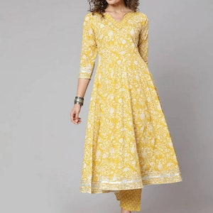 Conjuntos de kurta de algodón puro para mujer, kurta plisada con estampado floral amarillo con pantalón, Ropa de verano, Conjunto Salwar Kameez, Ropa étnica india
