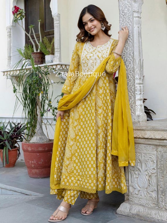 Indiase jurk voor dames - beige bloemen geborduurd draadwerk Kurta met broek en dupatta - Salwar Kameez-set - Indiase feestjurk - België