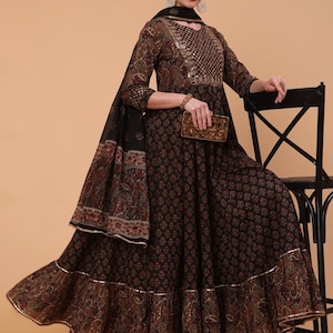 Vestido ajustado y acampanado con bordados a mano de la India y Pakistán con dupatta / Vestido de recepción nupcial de la India y Pakistán / Vestido Anarkali XS