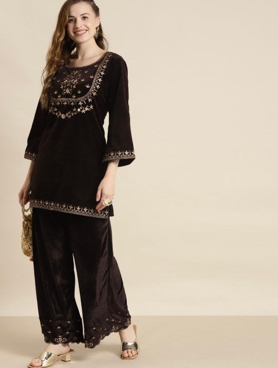 Wholesale Women Black Velvet Embroidered Yoke Short Kurta With Pants –  Tradyl