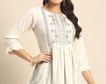 Túnica Kurti para mujer, blusa blanca con bordado floral, vestido Kurti corto, ropa de verano, blusa étnica india, blusa bohemia.