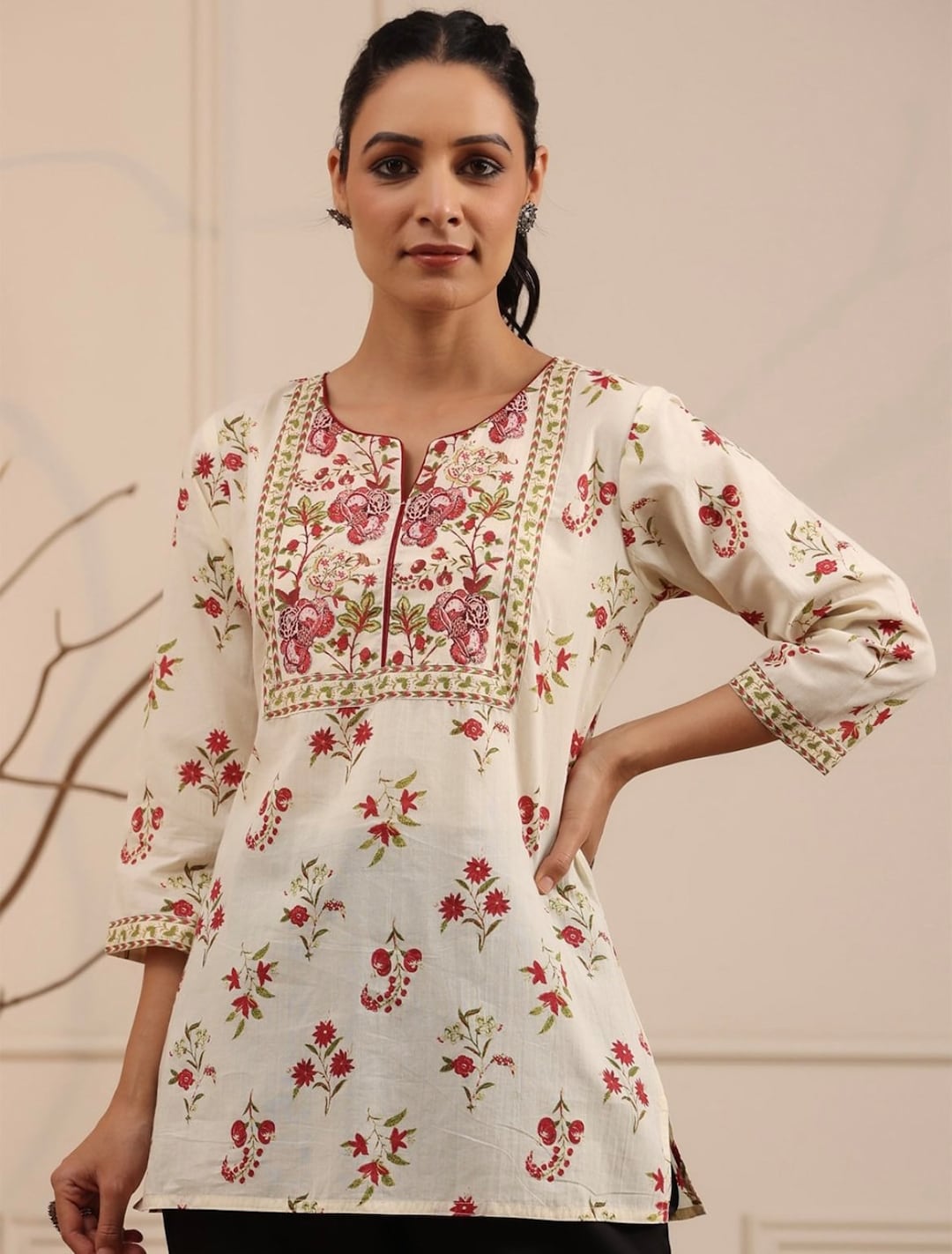 Red Floral Cotton Sleeveless Kurti for Women – Summer Short Tunic with Leaf Print main image 0