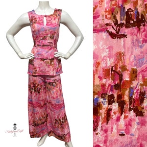VINTAGE 1960s 1970s Two Potato Laguna Beach CA Pink Print 2pc Tunic Pantsuit Jumpsuit Top & Pants Wide Leg Flare Bell Bottom Barbiecore S