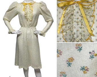 Vintage 1970s 70s Jerri Gee Calico Yellow Pastel Floral Cottagecore Dollcore Lolita Ruffle Front Fit and Flare Bow Dress Sweet Sexy XS S 2 4