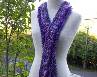 Echarpe boho tricotée main laine soie fantaisie artyarn mauve violette