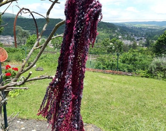 Echarpe tricotée main en laine fantaisie