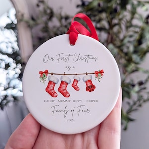 Adorno navideño personalizado para la primera Navidad en familia de 4 personas, adorno navideño para el primer bebé, adorno navideño para la primera Navidad