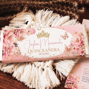 Roségold Schmetterlinge Candy Bar Wraps - Regal Roses Quinceanera - Elegantes rosa Blumenmuster - Perfekt für 1,55 oz und 40 g Bar, QRT7