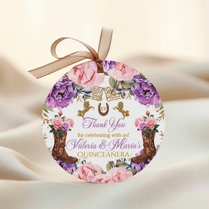 Etiquetas vintage de Quinceañera Western: diseño circular rosa y lila con botas vaqueras, QRW2