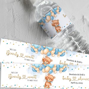 Étiquettes modifiables pour bouteille d'eau de baby shower avec ours en peluche et ballons bleus et dorés, emballage de bouteille d'eau à thème Bearly Wait, TBS5