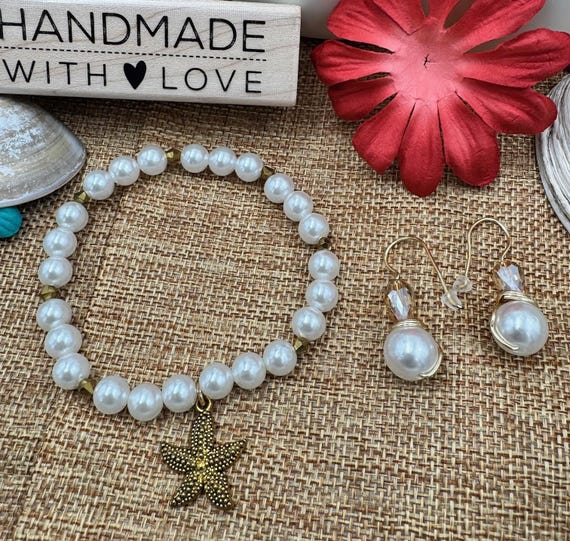 White Faux Pearl Ocean-Inspired Bracelet and Earring Set -016