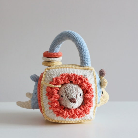 Activity cube baby crochet pattern: Baby sensory toy pattern, sensory logic cube, PDF Crochet pattern English