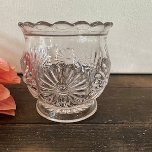 Vintage - Daisy - Clear - Open Sugar Bowl - Unmarked - 3 1/2&quot; Tall - 3 1/4&quot; Wide - Beautiful Condition