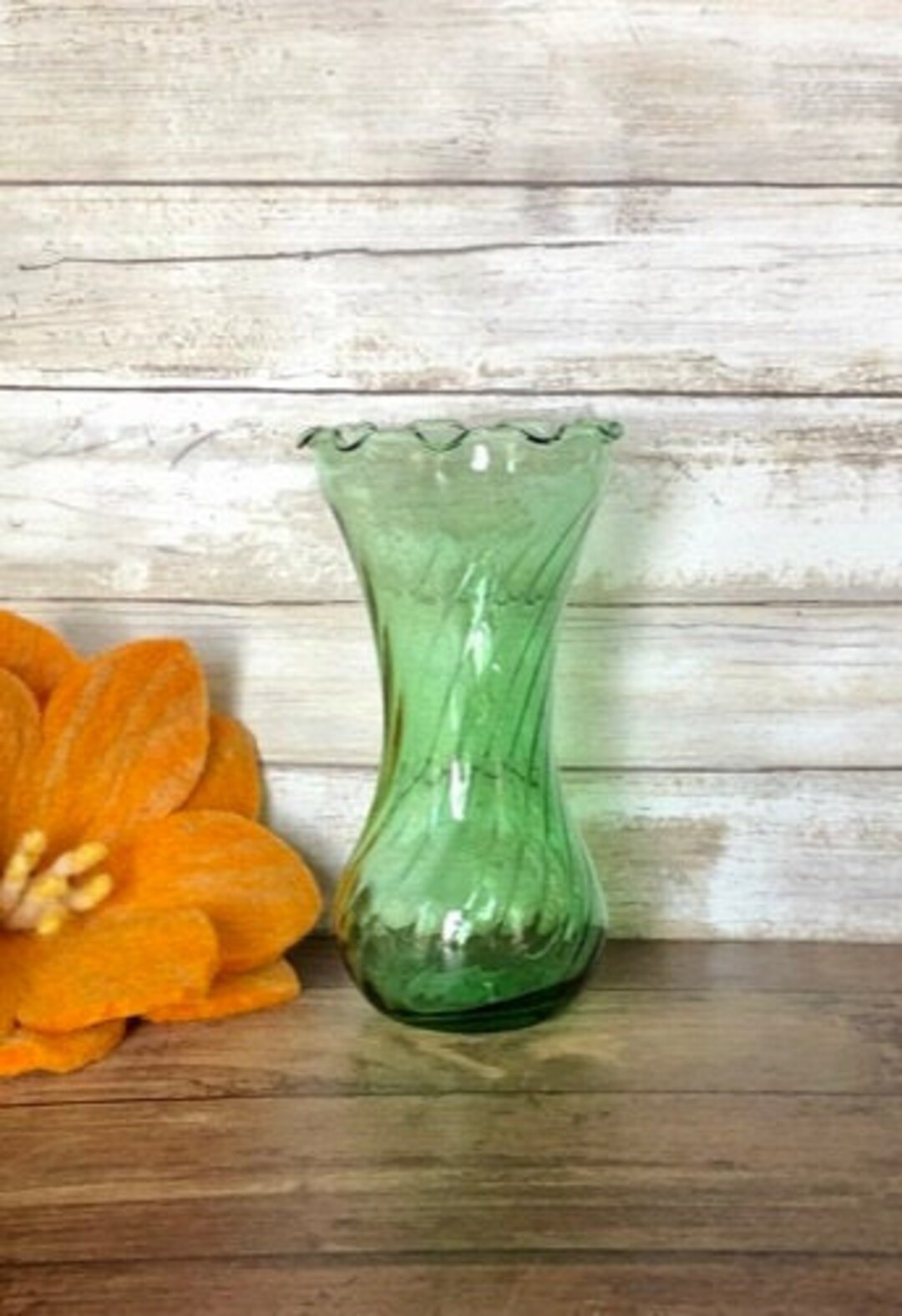 Small Vintage Green Glass Flower Vase With Swirl Pattern Etsy