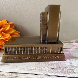 Vintage - Pullman Bank & Trust Company - Metal Souvenir Bank - With Key - 5 3/4&quot; Wide - 4 3/4&quot; Tall