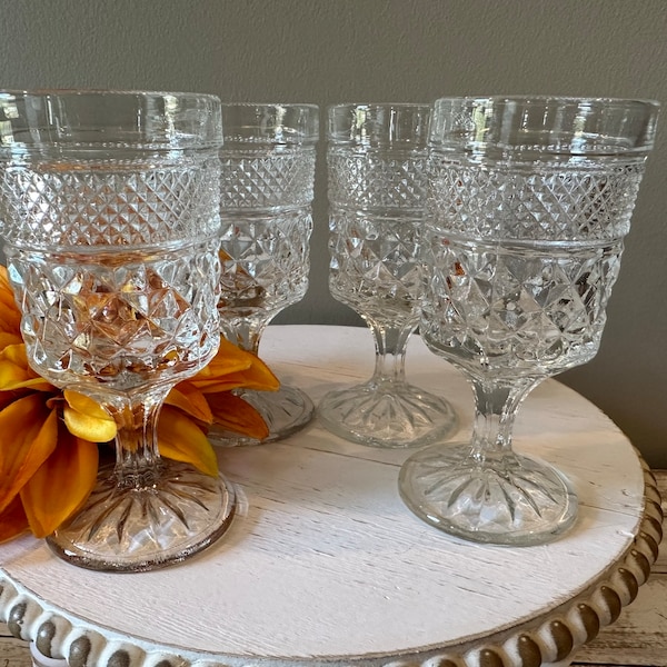 Vintage - Anchor Hocking - Wexford Pattern - Wine Glasses - Set of 4 - FOURTEEN Sets Available - 5 3/8" Tall - 6 oz.