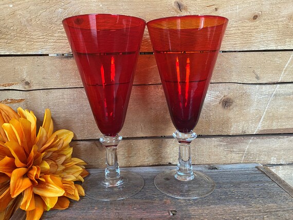 Red water goblets deals