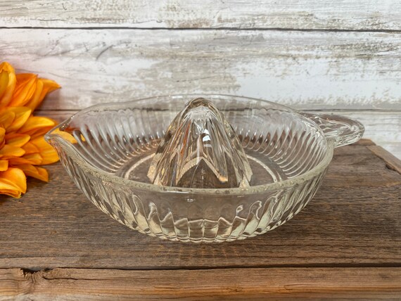 Vintage Clear Glass Hand Juicer 7 1 2 Wide